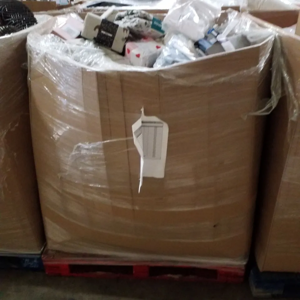 PALLET CONTAINING ASSORTED PRODUCTS INCLUDING DUVET SETS, STORAGE CUBES, DOLLS & BABY SLEEPING BAG