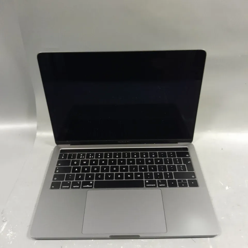 APPLE MACBOOK PRO