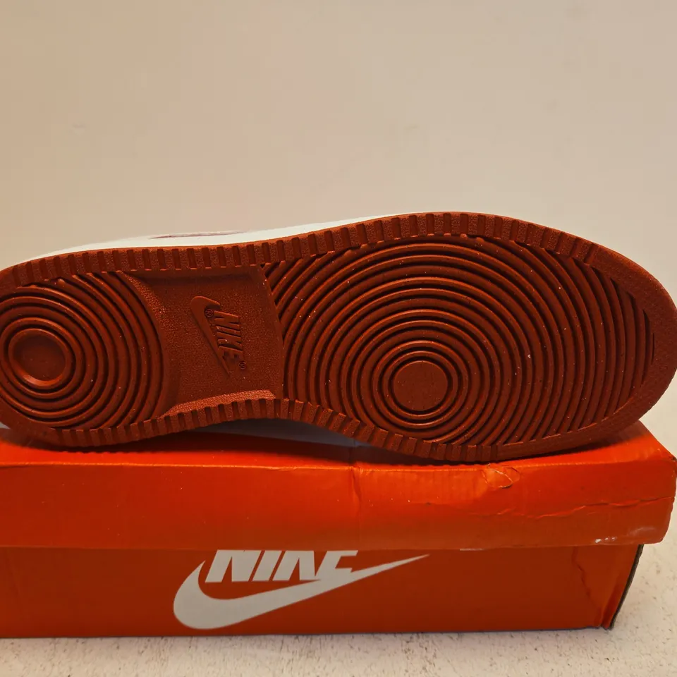 BOXED PAIR OF NIKE COURT VISION LO GYM RED/WHITE – UK SIZE 11