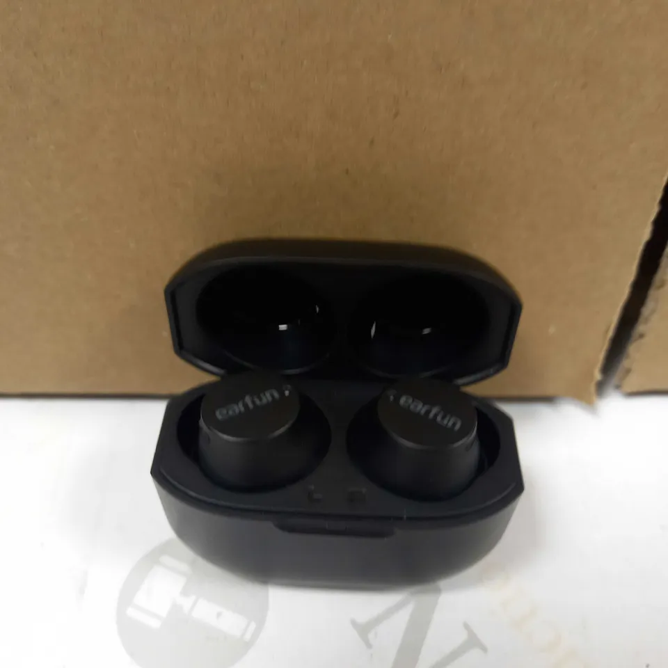 EARFUN BLUETOOTH IN EAR HEADPHONES 