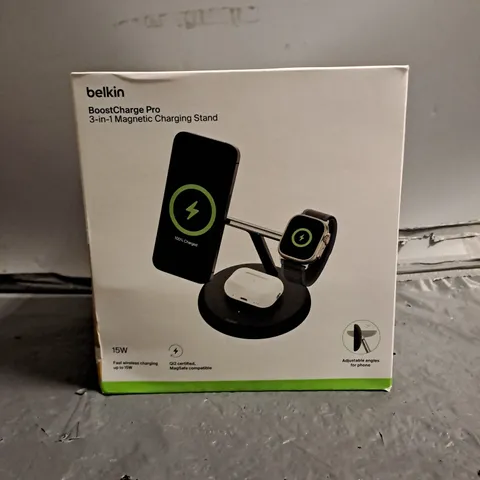 BELKIN BOOST CHARGE PRO MAGNETIC CHARGING STAND 