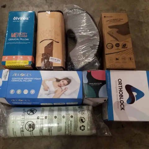 PALLET CONTAINING ASSORTED PILLOWS & CUSHIONS 