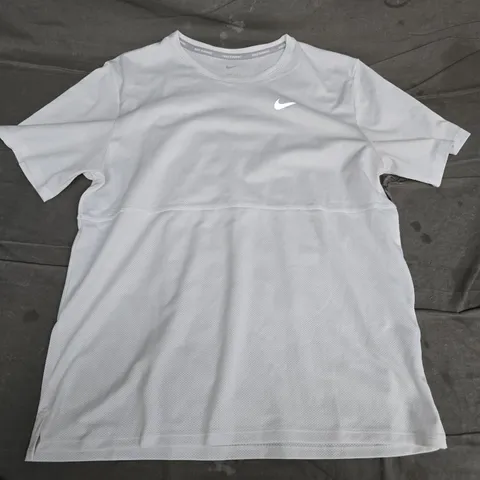 NIKE RUNNING T-SHIRT – LIGHT GREY MESH, CHEST LOGO - MEDIUM