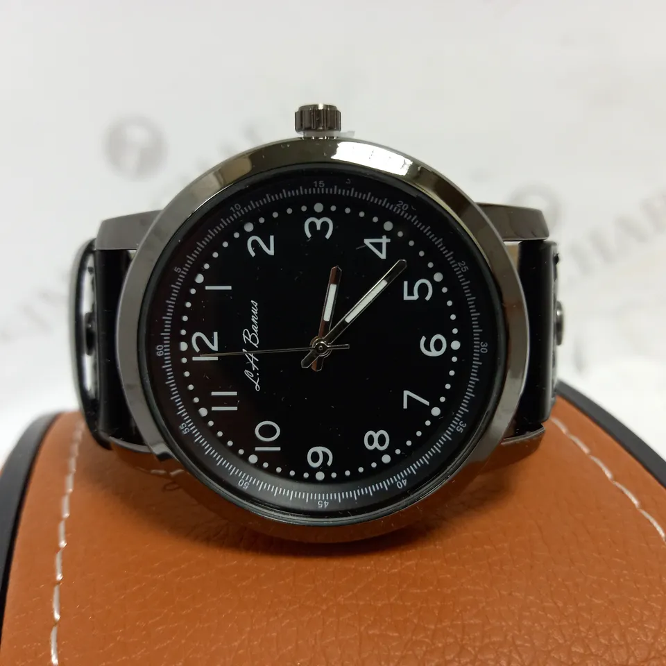 LA BANUS BLACK & WHITE DIAL LEATHER STRAP WRISTWATCH 