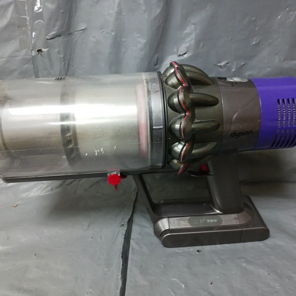 DYSON V10 ABSOLUTE VACUUM CLEANER (MISSING PARTS)