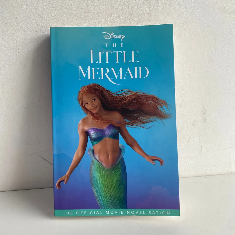 12 X DISNEY THE LITTLE MERMMAID OFFICIAL MOVIE NOVELISATION