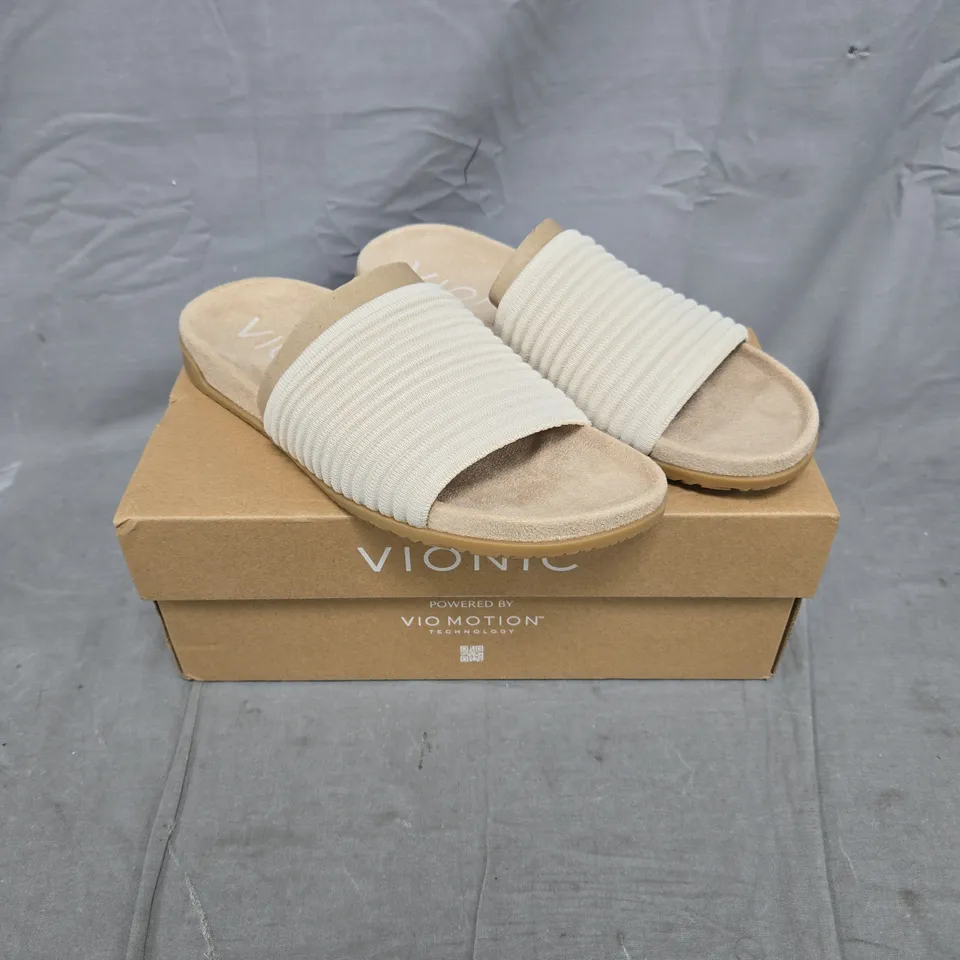 BOXED PAIR OF VIONIC EVIE KNIT SLIDER SANDALS - 6.5