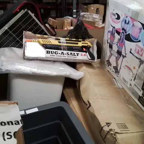PALLET CONTAINING VARIOUS ASSORTED BOXED HOUSEHOLD ITEMS TO INCLUDE: GARDEN PLANTERS, POWER STATION TABLE, GYM FORM SWIVEL MACHINE, SALT GUN AND LOTS MORE UNMARKED BOXED ITEMS 