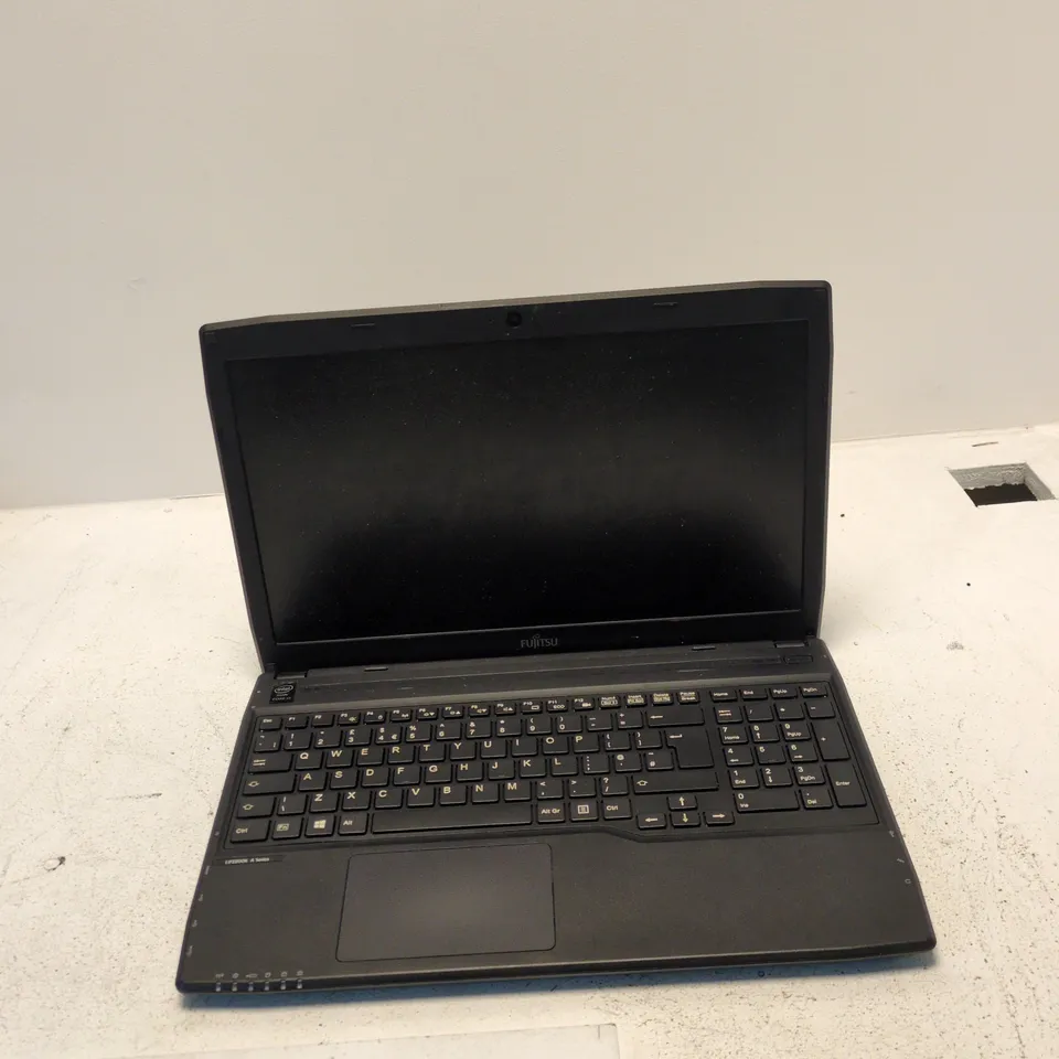 FUJITSU LIFEBOOK A514 LAPTOP – BLACK