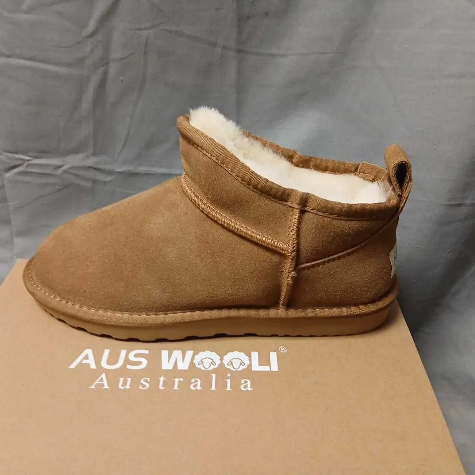 AUS WOOLI CHESTNUT SHEEPSKIN BOOTS (US 7, EU 39) – WOMEN'S UK 6 
