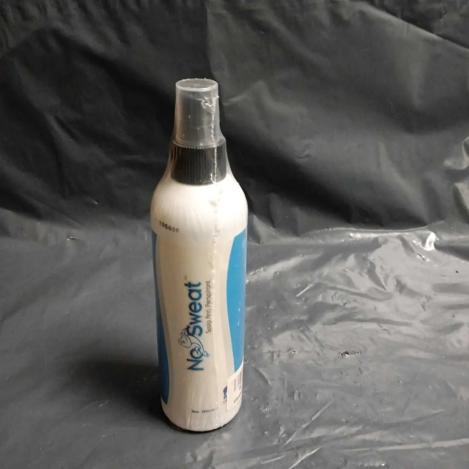 APPROXIMATELY 25 ASSORTED COSMETICS ITEMS TO INCLUDE NO SWEAT SPRAY, LISTERINE AND AUSSIE DEEP CONDITIONER 