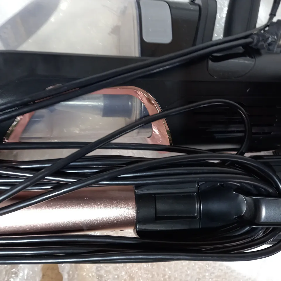 SHARK CORDED STICK VACUUM HZ500UKT