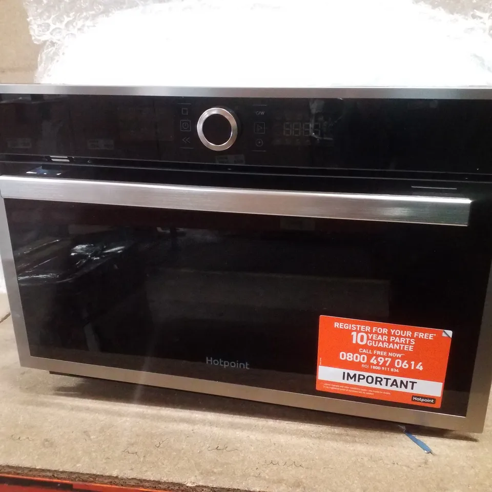 HOTPOINT CLASS 4 BUILT IN MICROWAVE WITH GRILL AND DYNAMIC CRISP HMD44MXUK 