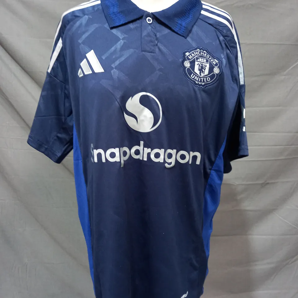 ADIDAS MANCHESTER UNITED JERSEY SIZE MEDIUM