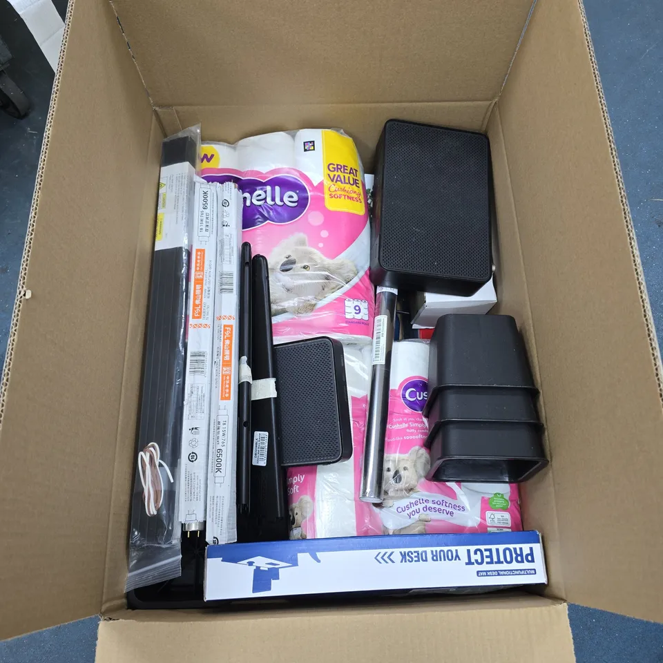 BOX OF APPROXIMATELY 35 ASSORTED ITEMS INCLUDING A MULTI FUNCTIONAL DESK MAT, A LIGHT BUB AND A 320MM BLACK BRACKET