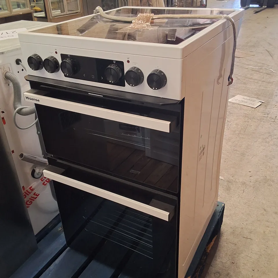 HISENSE HDCEC5C10W FREESTANDING CERAMIC ELECTRIC COOKER WITH DOUBLE OVEN - WHITE