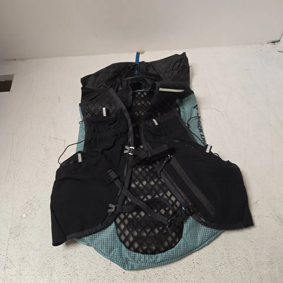 BLACK DIAMOND WOMEN'S DISTANCE 8 BACKPACK GLACIER – HIKING DAYPACK