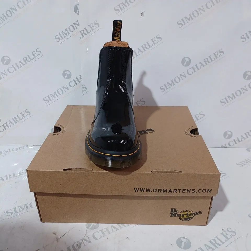 BOXED PAIR OF DR MARTENS ANKLE BOOTS IN BLACK UK SIZE 5