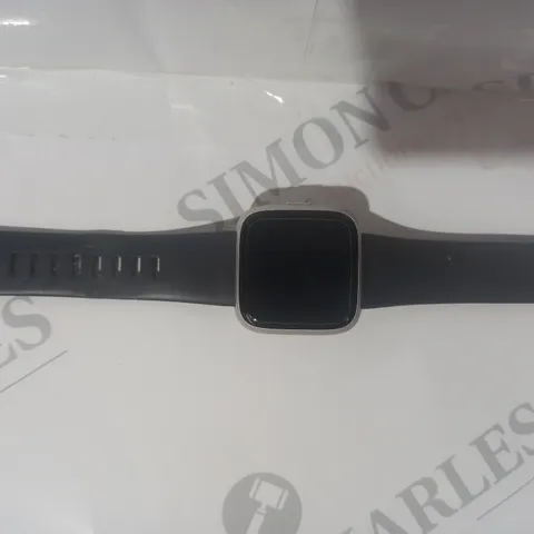 BOXED FITBIT VERSA SMARTWATCH IN GREY