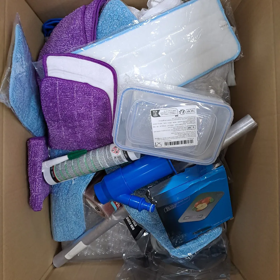 APPROXIMATELY 15 ASSORTED HOUSEHOLD ITEMS TO INCLUDE DIGITAL SCALES, STORAGE CONTAINERS, SEALANT ETC 