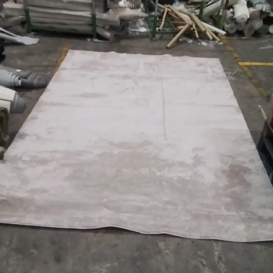 QUALITY DESIGNER AREA RUG - APPROXIMATELY 326x235