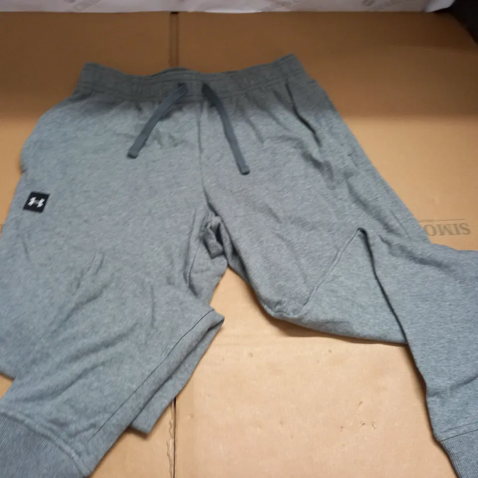 UNDER ARMOUR GREY JOGGERS - LG