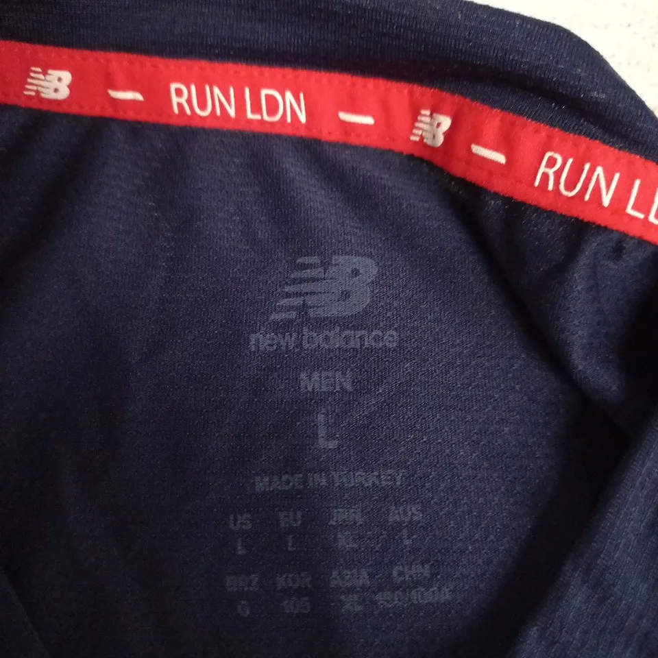 NEW BALANCE RUN LDN T-SHIRT – NAVY, UK SIZE L