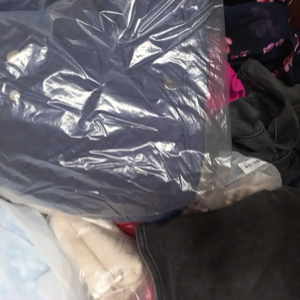 APPROXIMATELY 20 ASSORTED CLOTHING AND FASHION PRODUCTS IN VARIOUS STYLES AND SIZES - COLLECTION ONLY
