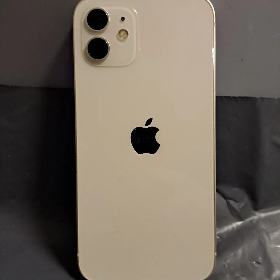 APPLE IPHONE 12 IN WHITE 