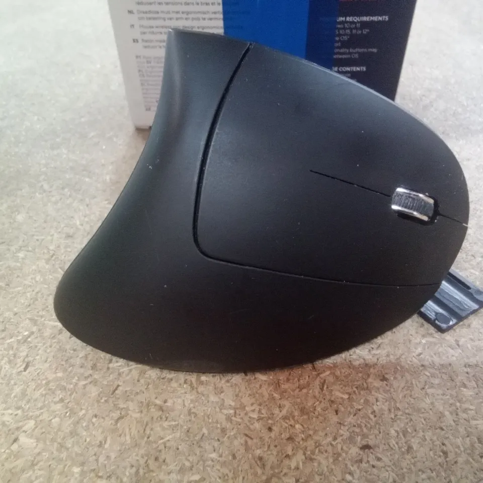 BOXED TRUST. ERGONOMIC WIRELESS MOUSE 