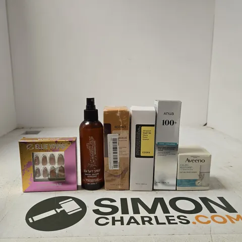 TOTE OF APPROXIMATELY 10 ASSORTED BEAUTY PRODUCTS INCLUDING ELLIE YOUNG PRESS-ON KITS, DAPPY DAN SEA SALT SPRAY AND ROZINO MAKA ESSENCE OIL