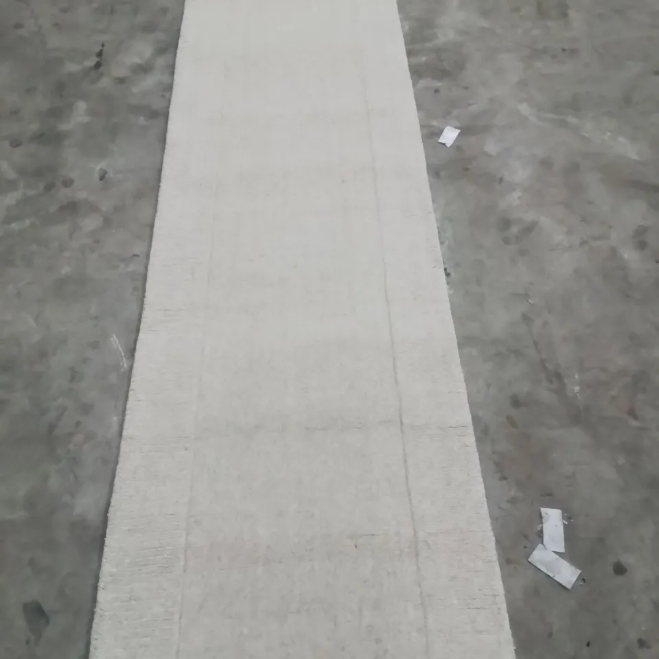 QUALITY DESIGNER AREA RUG - APPROXIMATELY 300X80CM