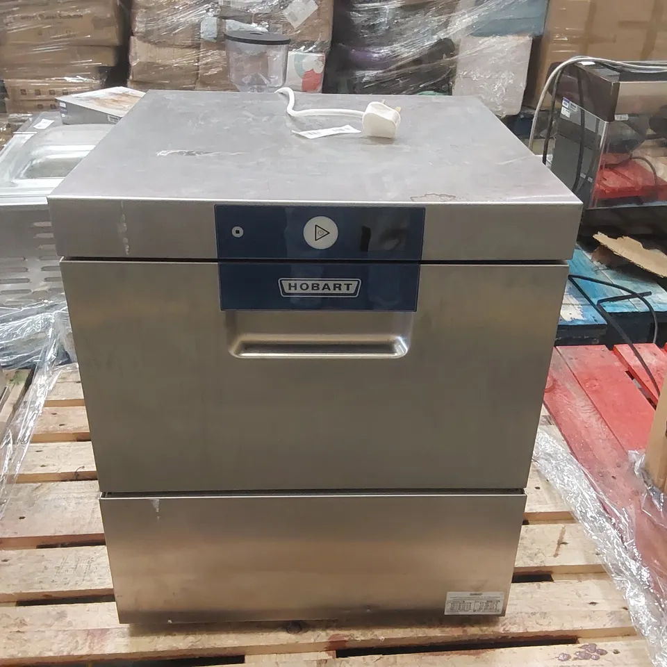 HOBART GXCS 11B UNDER COUNTER GLASS WASHER
