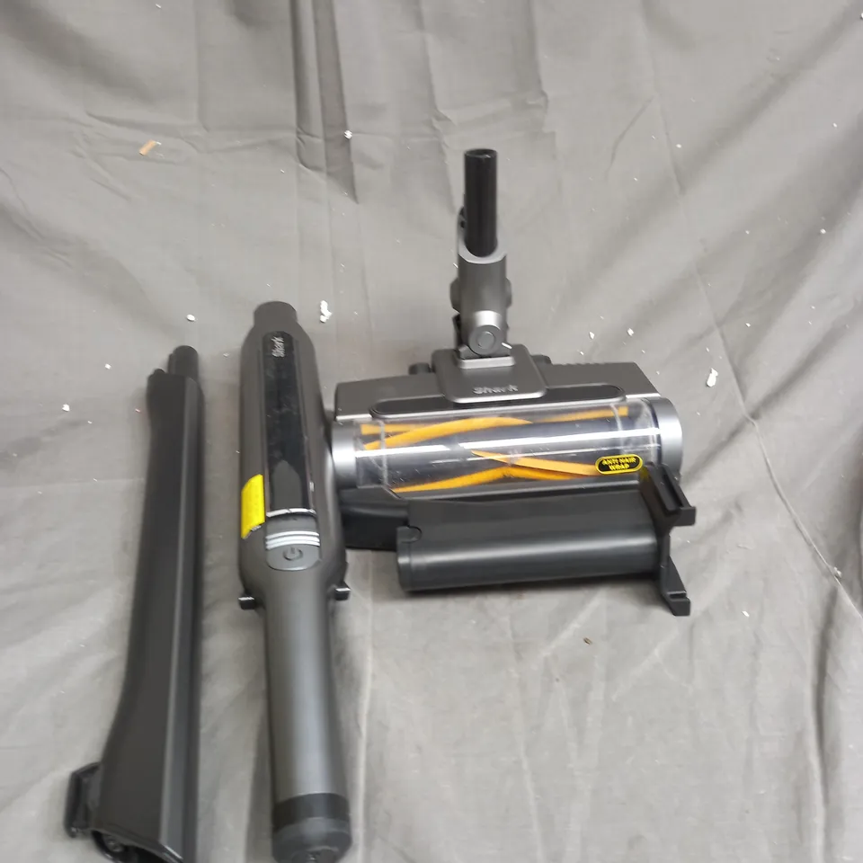 BOXED SHARK WANDVAC 2-IN-1 LIGHTWEIGHT CORDLESS HANDHELD VACUUM CLEANER