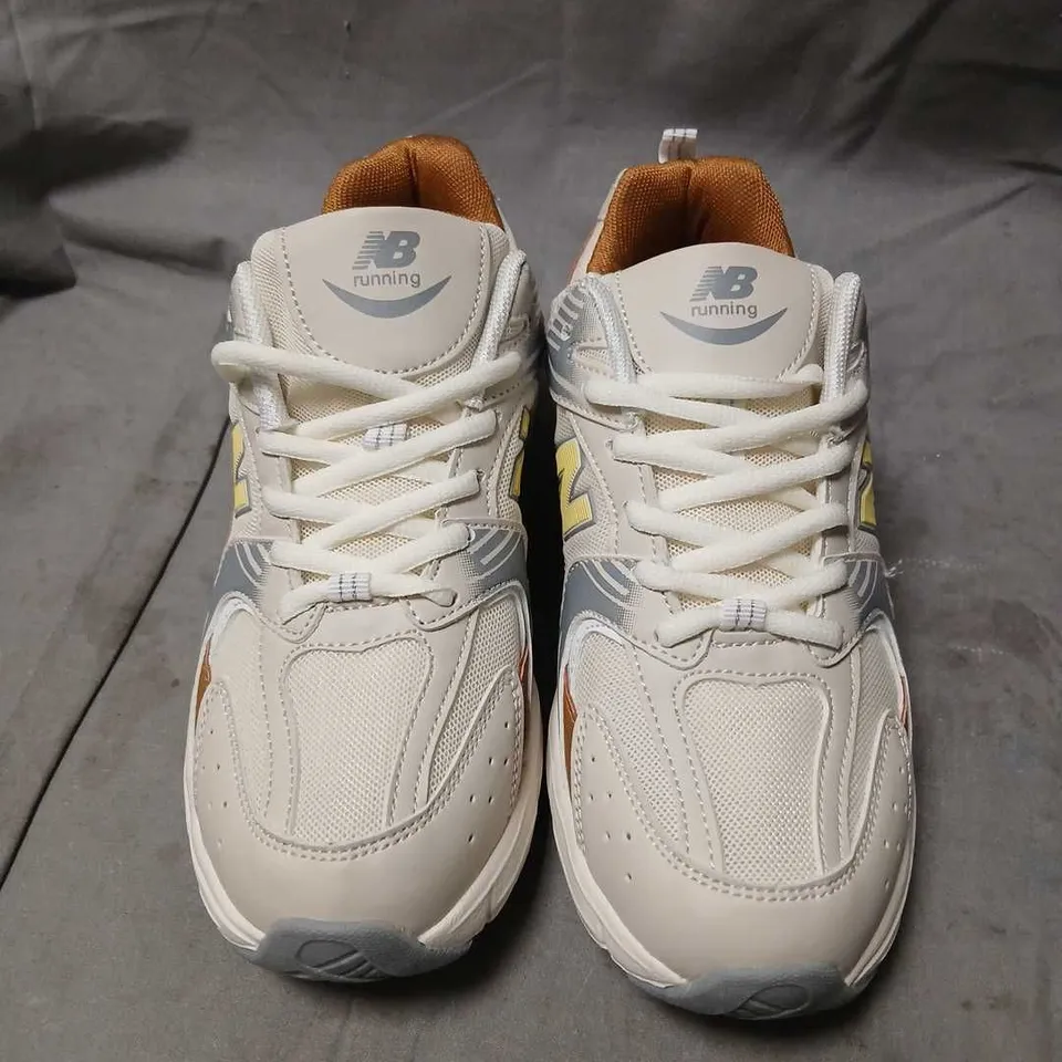 NEW BALANCE RUNNING SHOES – MEN'S UK 6 (US 7 / EUR 39), CREAM/WHITE WITH ORANGE LINING