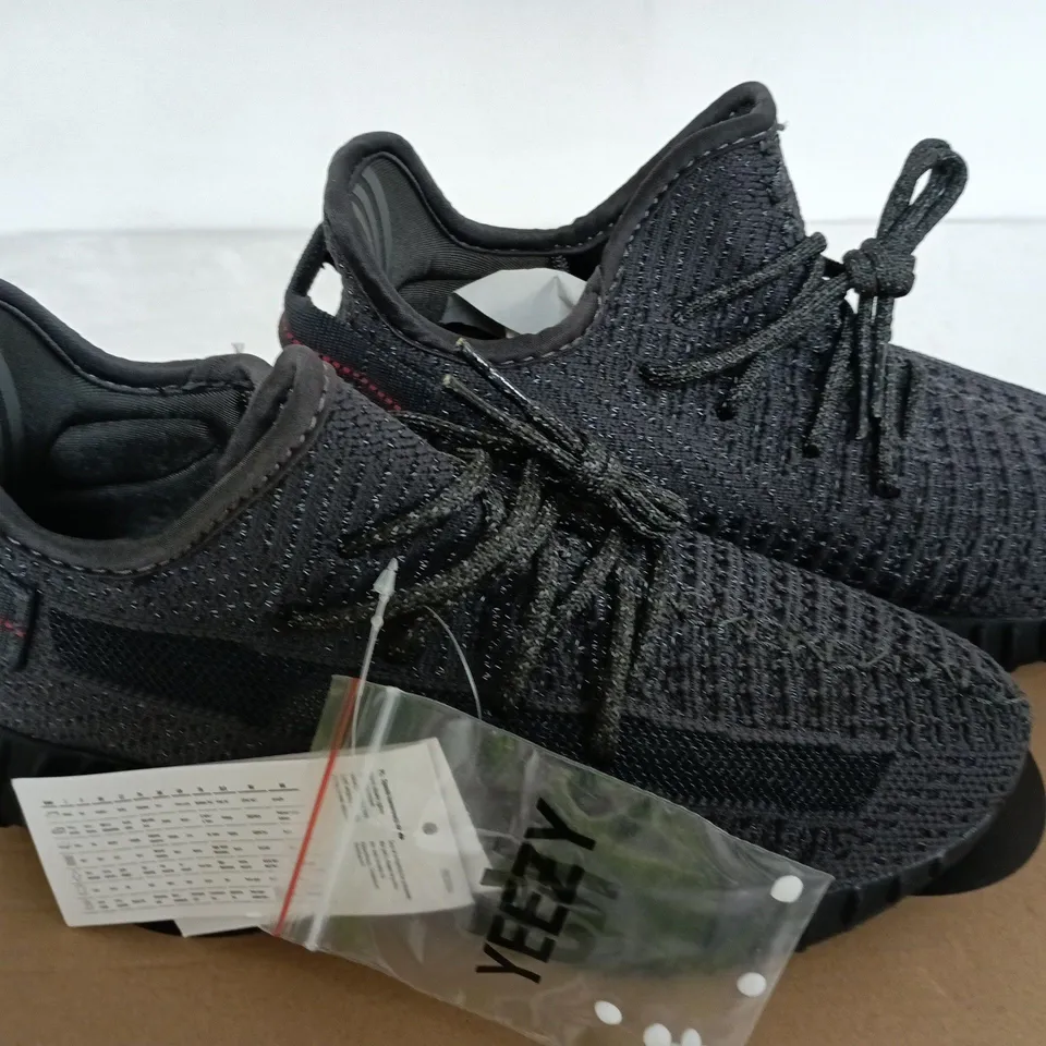 YEEZY BOOST 350 IN BLACK SIZE UK7 