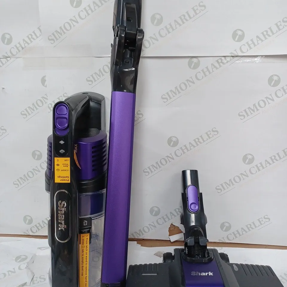 SHARK ANTI HAIR WRAP CORDLESS PET VACUUM CLEANER IZ202UKT
