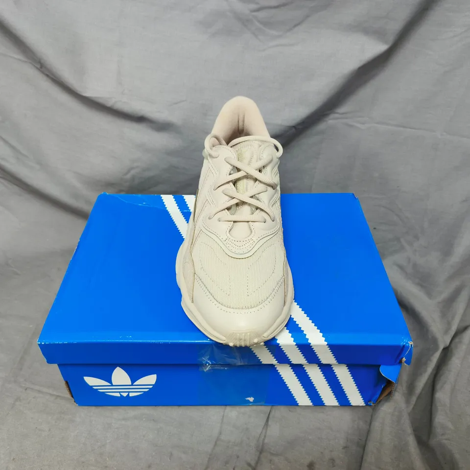 BOXED OZWEEGO ADIDAS SNEAKERS – BEIGE/OFF-WHITE, MEN'S FOOTWEAR