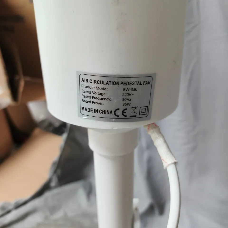 HOMESMART PEDESTAL FAN BW-330, 220V, 35W. UNBOXED