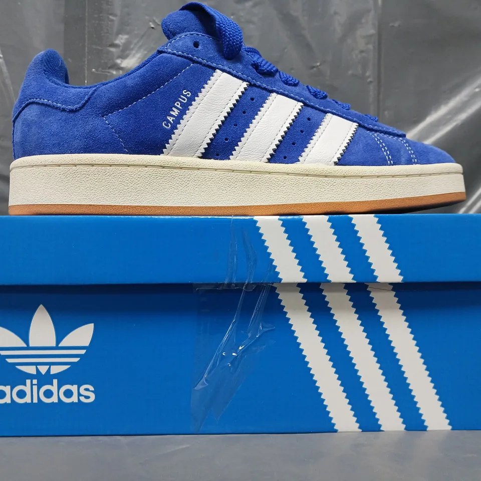 BOXED PAIR OF ADIDAS CAMPUS 00S SHOES IN BLUE/WHITE UK SIZE 7.5