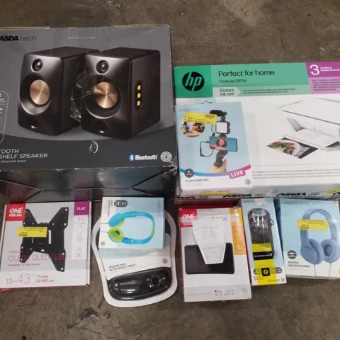 PALLET CONTAINING ASSORTED ELECTRICAL PRODUCTS INCLUDING BLUETOOTH BOOKSHELF SPEAKERS, HP DESKJET 2810E PRINTER, WIRED HEADPHONES, UNIVERSAL TV WALL MOUNTS, MOUSE MAT & AERIAL