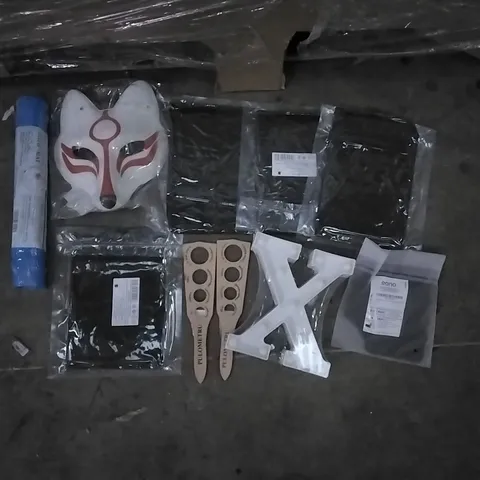 PALLET OF ASSORTED ITEMS INCLUDING STRONG SUCTION BATH MAT, EONO PHONE ARMBAND POUCH, ARTEESOL HULA HOOP, ROMANIAN MEN'S MEASURING DEVICE, MEASURING SPOONS, GREEN MIDGET POP