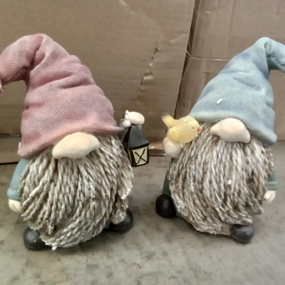2 BOXED PAIRS OF LED GNOMES FIGURES