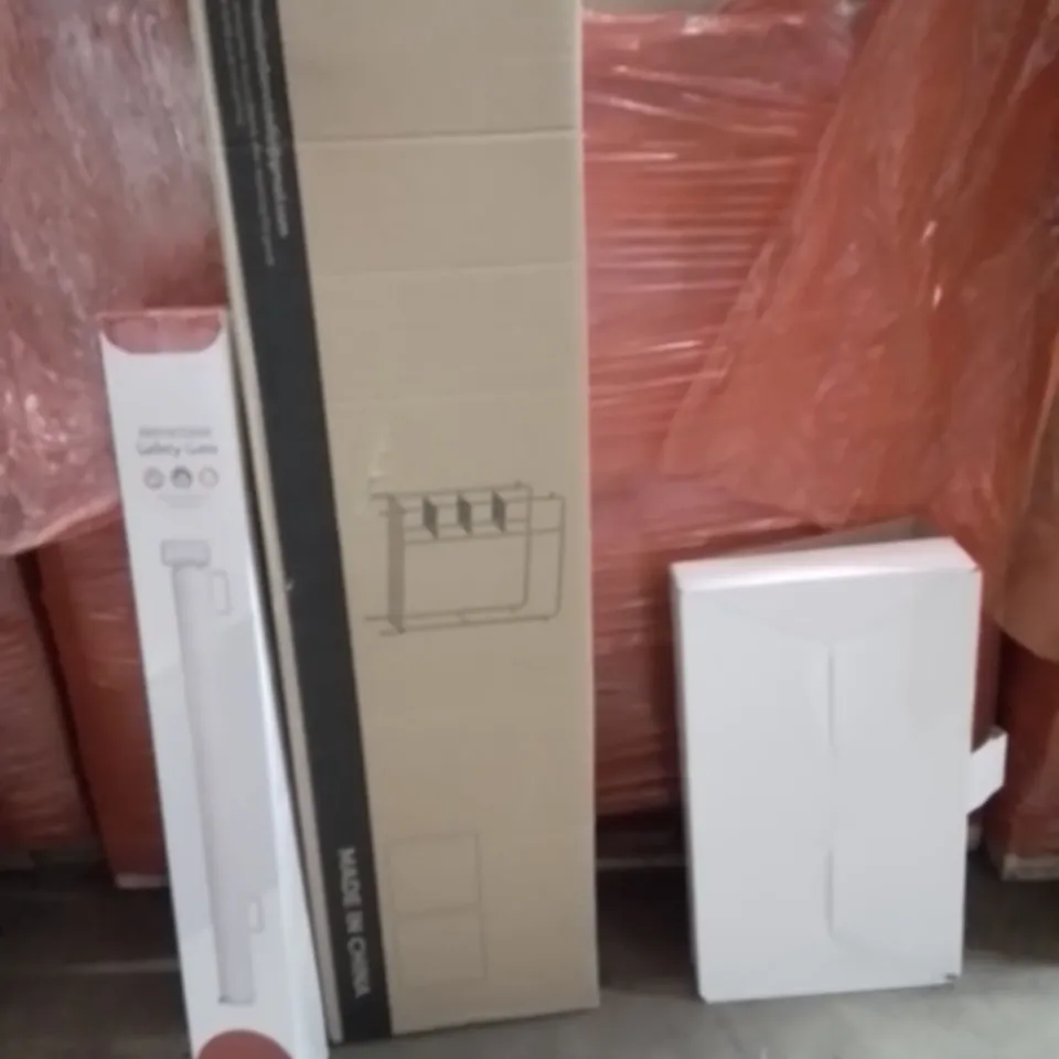 PALLET OF ASSORTED ITEMS INCLUDING:RETRACTABLE SAFETY GATE,SHELVING UNIT,TOILET SEAT