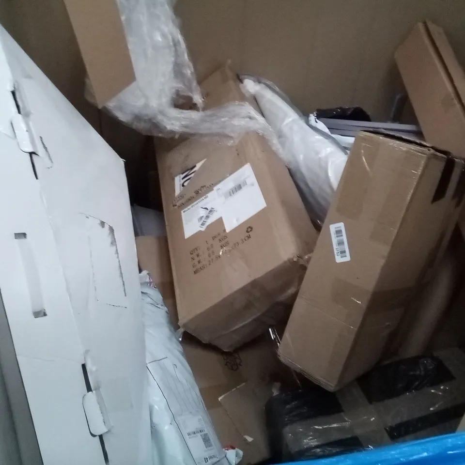 PALLET OF ASSORTED ITEMS INCLUDING ROLLING STOOL, CHILDREN'S TRICYCLE, BREAKFAST TRAY, LLIVEKIT AIR FRYER, YUDA TOWEL RACK
