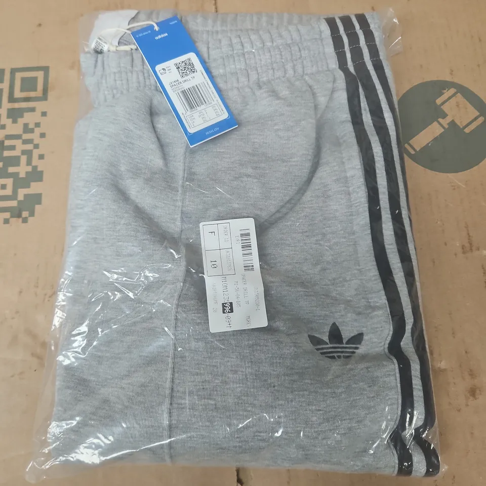 BAGGED ADIDAS SPACER DRILL TRACKPANTS IN GREY - UK 2XL