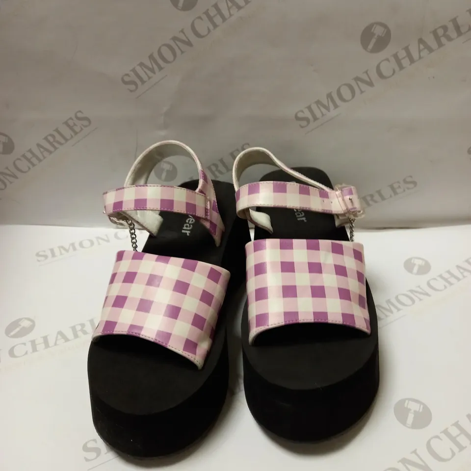 DESIGNER KOI VEGAN FLYING WHISPERS PURPLE PLAID BUTTERFLY SANDALS 