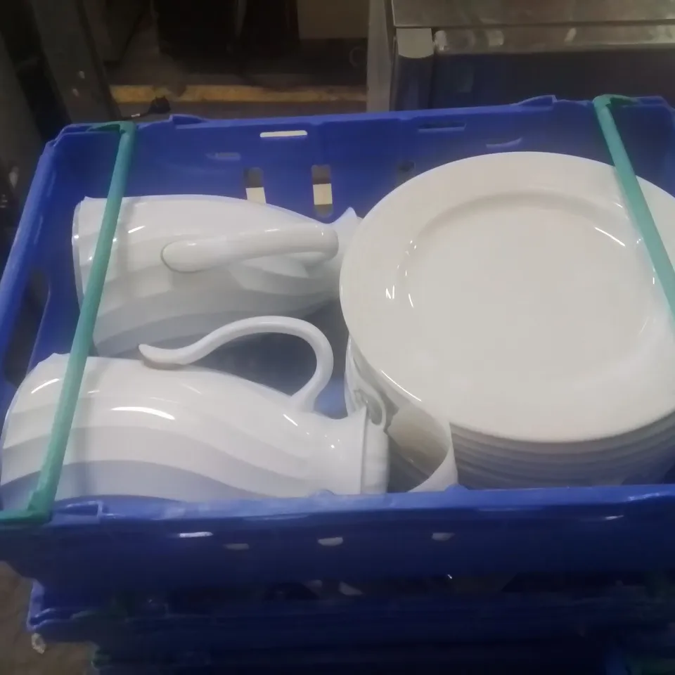 PALLET TO CONTAIN A LARGE VARIETY OF CATERING ITEMS TO INCLUDE; JUGS, PLATES, TEAPOTS, SALT AND PEPPER DISPENSERS ETC