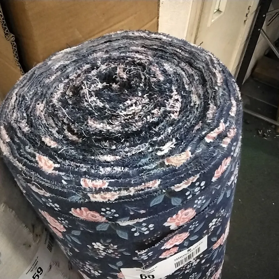 ROLL OF NAVY PATTERNED LINEN 