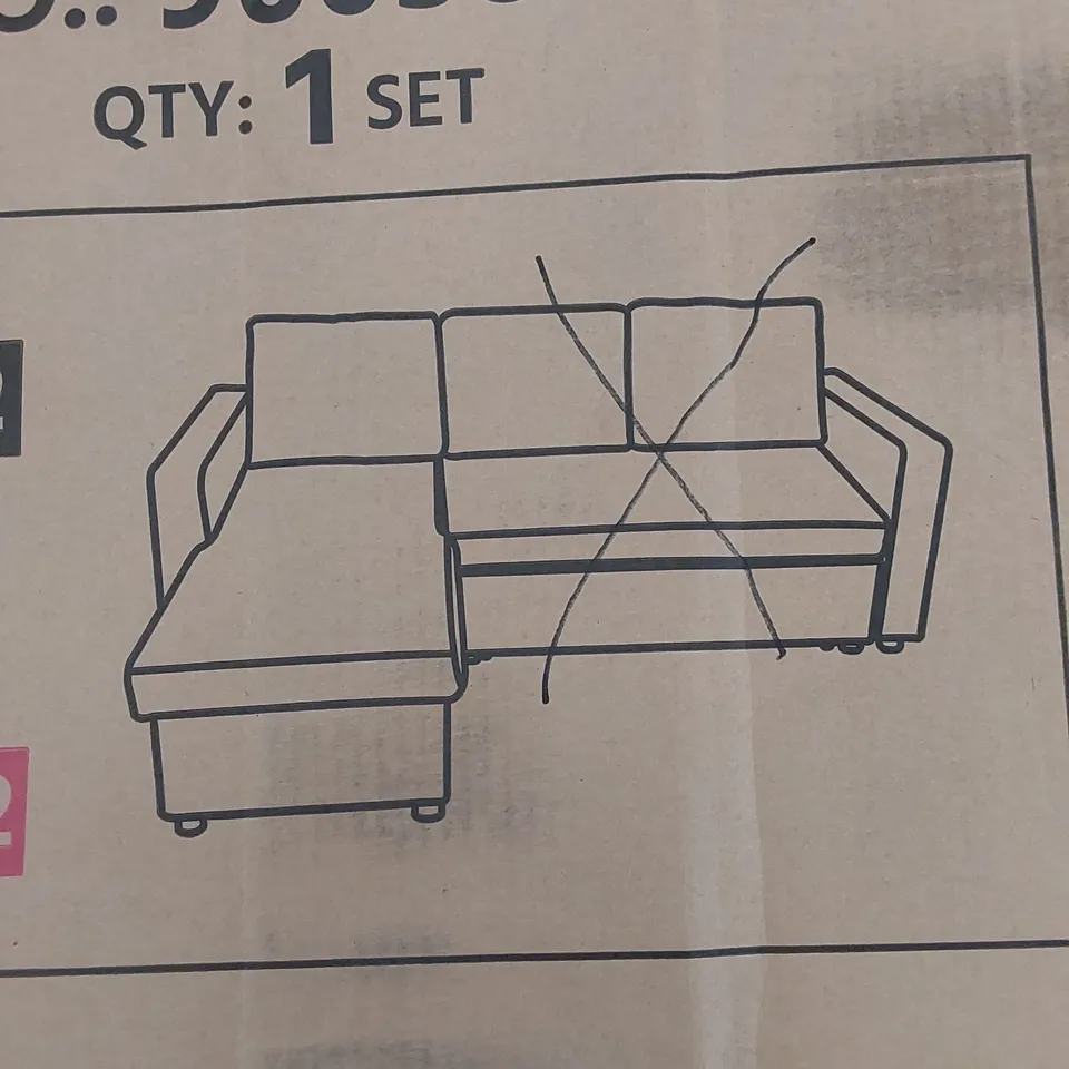 BOXED DAIZHA FABRIC UPHOLSTERED GREY CHAISE SOFA PIECE - INCOMPLETE, CHAISE PIECE ONLY (BOX 1 OF 2 ONLY)